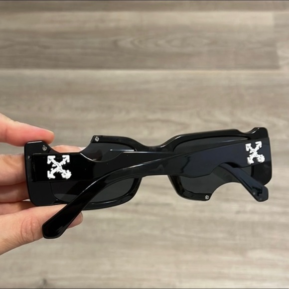 Thrift shades - Picture 1 of 3